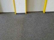 ...der Zugangsbereich vor dem WC - links vorher und rechts nachher ...der Zugangsbereich vor dem WC - links vorher und rechts nachher